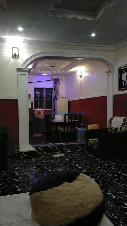 For sale 4 bedroom Bungalow Agara Estate, Off Akala Express. Ibadan