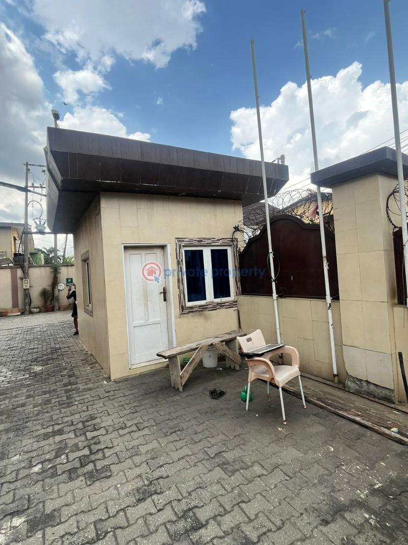Hotel For Rent Onipanu Shomolu Lagos - 1