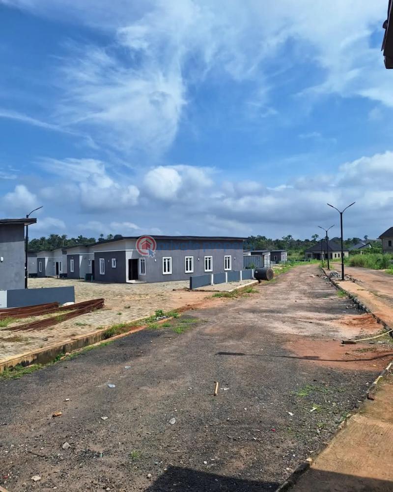 3 bedroom Bungalow For Sale Queens Homes, Mowe Mowe Ogun area  - 10