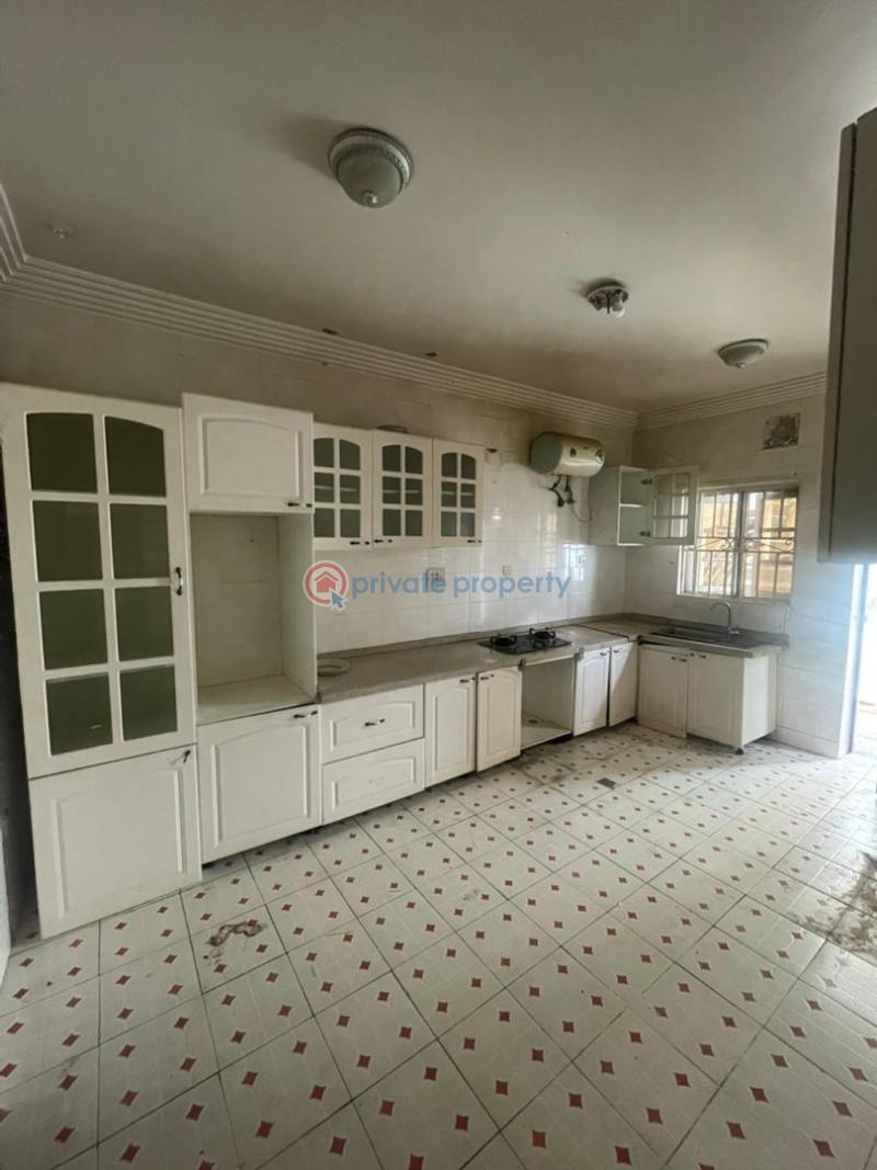 Well finished 3-bedroom flat on the second floor available for rent - 1 3 bedroom Block Of Flats For Rent Gishiri, Katampe Main Abuja Phase 2  - 1