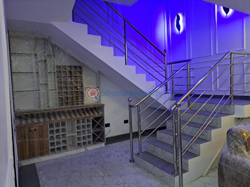 4 bedroom Semi detached Duplex For Sale In The Heart Of Maryland, Onigbongbo Area. Maryland Lagos - 14