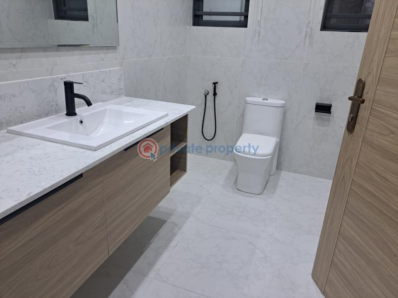 4 bedroom Semi detached Duplex For Sale In The Heart Of Maryland, Onigbongbo Area. Maryland Lagos - 5