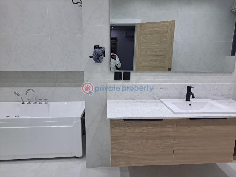 4 bedroom Semi detached Duplex For Sale In The Heart Of Maryland, Onigbongbo Area. Maryland Lagos - 6