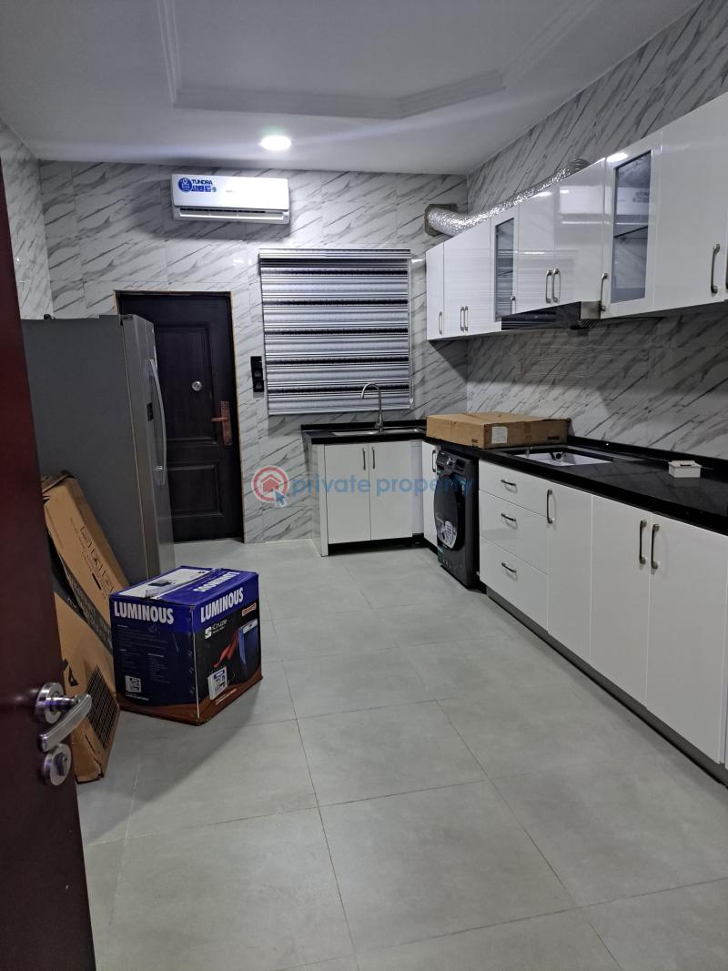 4 bedroom Semi detached Duplex For Sale In The Heart Of Maryland, Onigbongbo Area. Maryland Lagos - 13