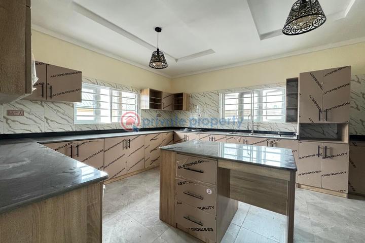 Well finished and spacious 4 bedrooms detached duplex with bq - 5 4 bedroom Detached Duplex For Sale Alalubosa Ibadan Oyo - 5