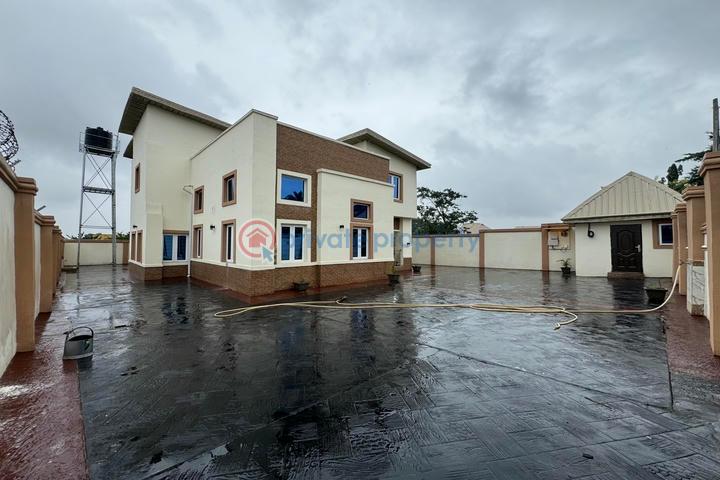 Well finished and spacious 4 bedrooms detached duplex with bq - 0 4 bedroom Detached Duplex For Sale Alalubosa Ibadan Oyo - 0