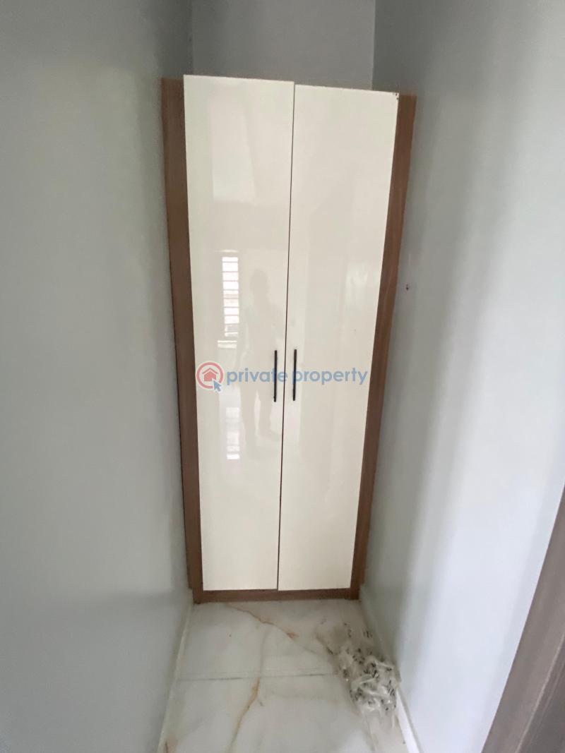 2 bedroom Block Of Flats For Sale Freedom Way Lekki Phase 1 Lagos - 4