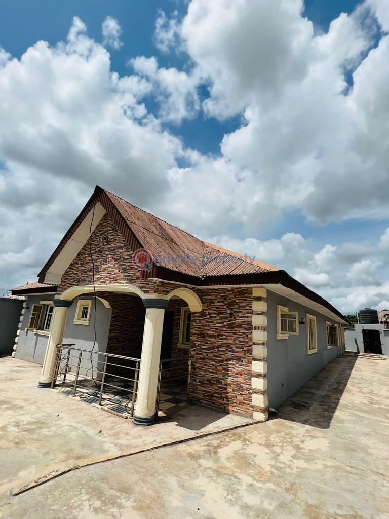 5 bedroom Bungalow For Sale Olomore Abeokuta Ogun - 0