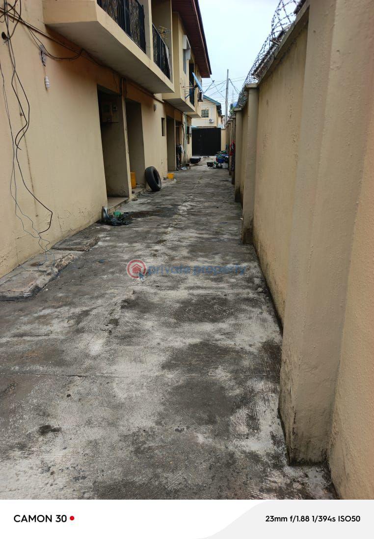 Well maintain & furnished 3nos of 4bedroom duplex - 14 Terraced Duplex For Sale Magodo Phase 1 Gra Magodo GRA Phase 1 Ojodu Lagos - 14
