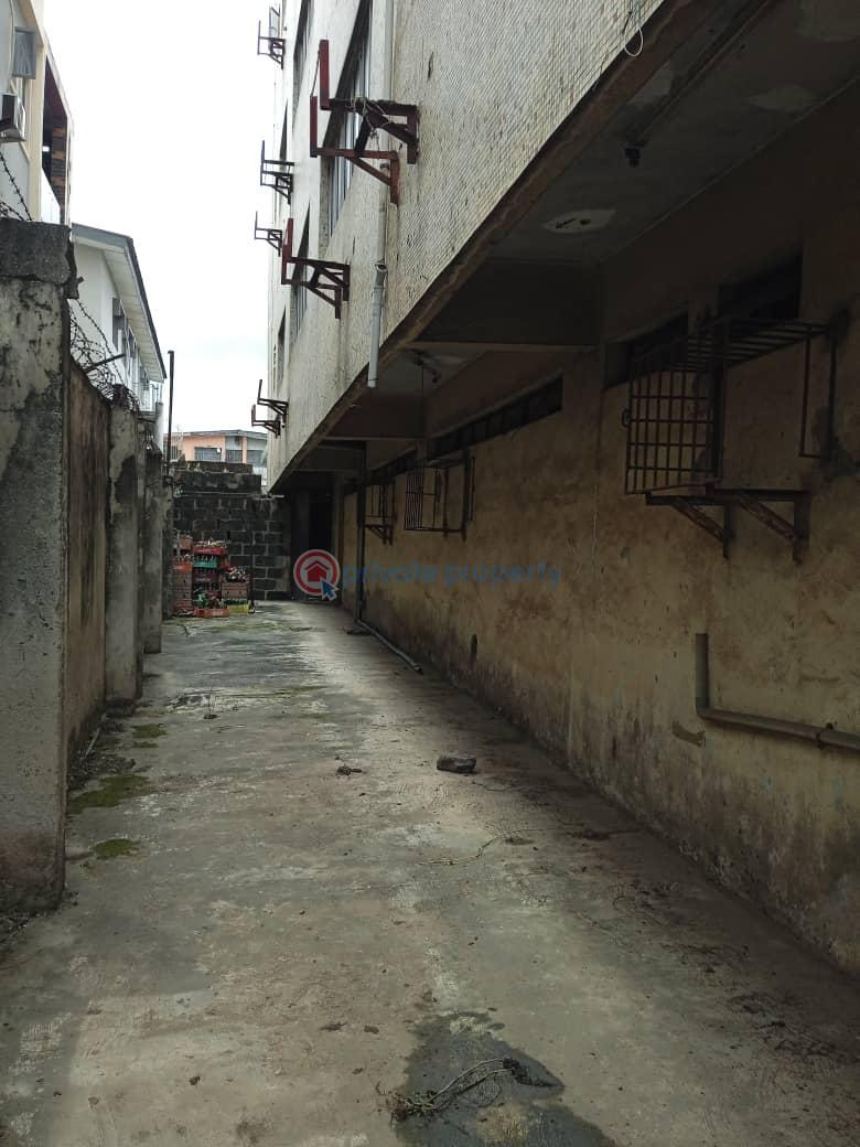 Well maintain ofice space of 4floors - 5 Office For Sale Close To Opebi Opebi Ikeja Lagos - 5