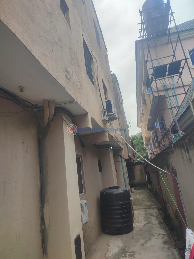10 bedroom House For Sale Yaba Lagos - 4