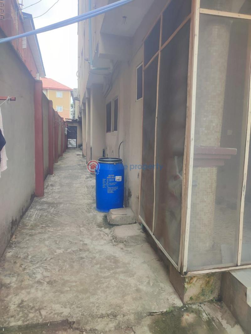 10 bedroom House For Sale Yaba Lagos - 3