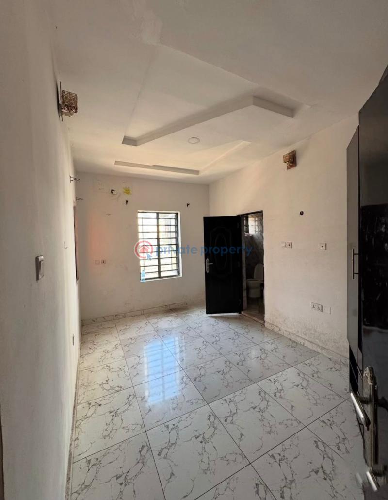 Well maintained 2 bedroom apartment up - 6 2 bedroom Block Of Flats For Rent Ikate Lekki Lagos - 6