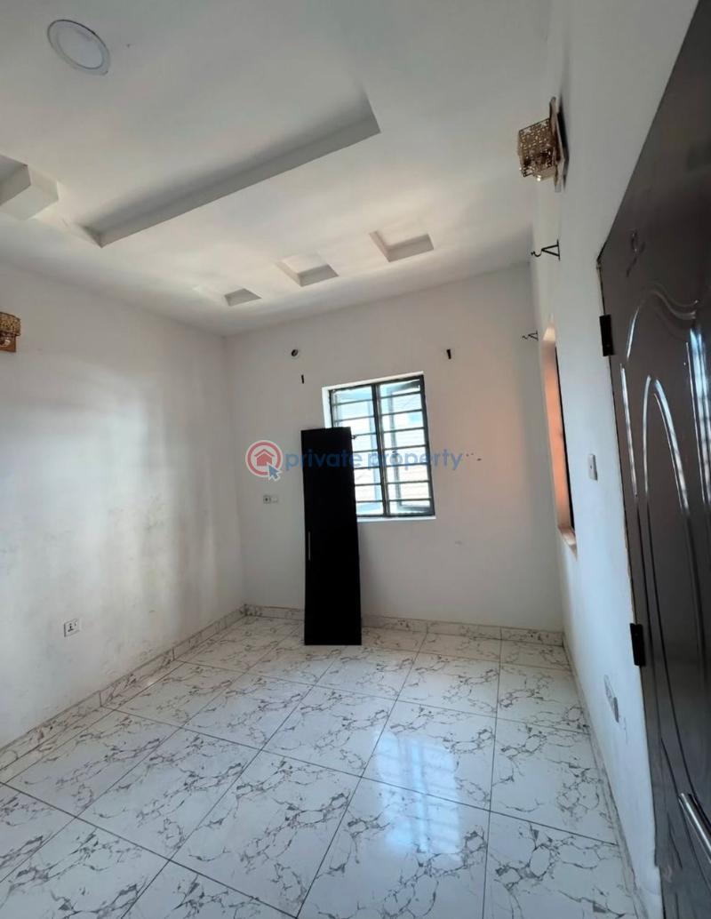 Well maintained 2 bedroom apartment up - 10 2 bedroom Block Of Flats For Rent Ikate Lekki Lagos - 10
