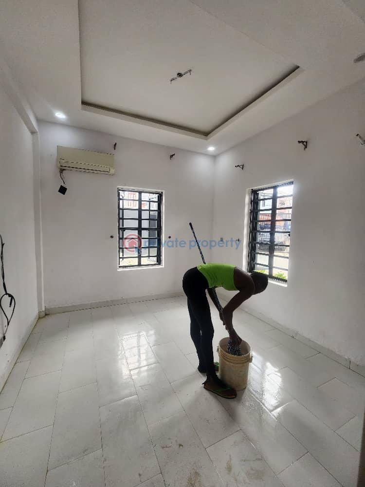 2 bedroom Block Of Flats For Rent Chisco, Ikate Ikate Elegushi Lekki Lagos - 3