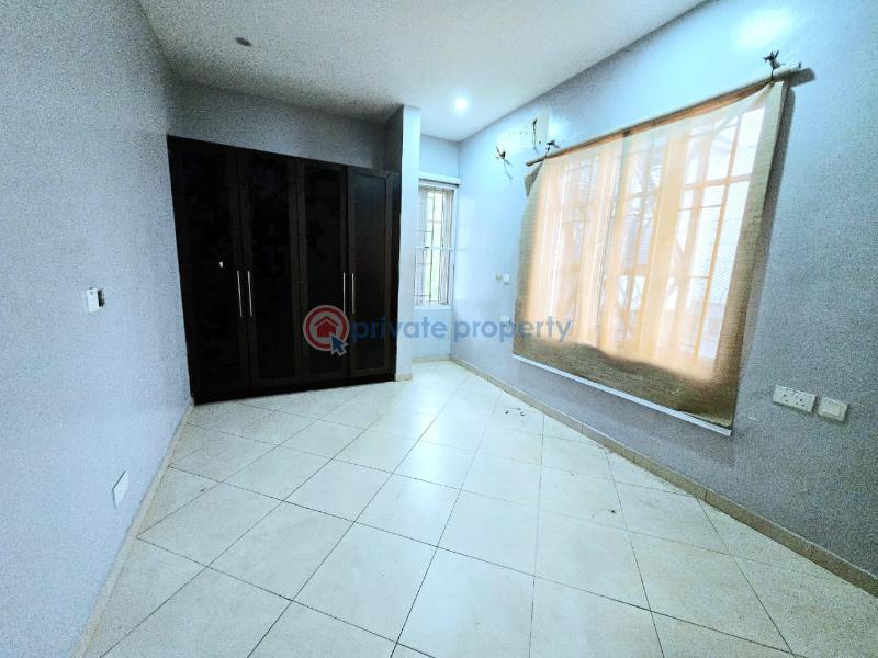 3 bedroom Flat & Apartment For Rent Lekki Right, U3 Estate Lekki Phase 1 Lagos - 2