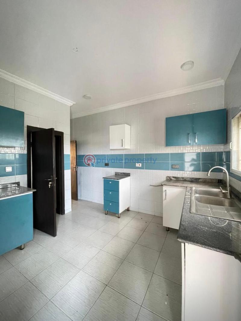 Well maintained 3 bedroom apartment with a bq at yaba - 6 3 bedroom Block Of Flats For Sale Alagomeji Yaba Lagos - 6