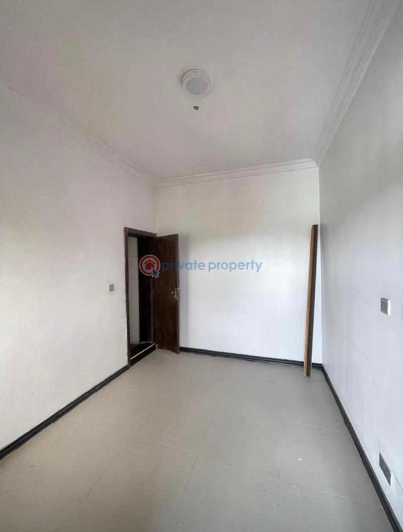 Well maintained 3 bedroom apartment with a bq at yaba - 4 3 bedroom Block Of Flats For Sale Alagomeji Yaba Lagos - 4