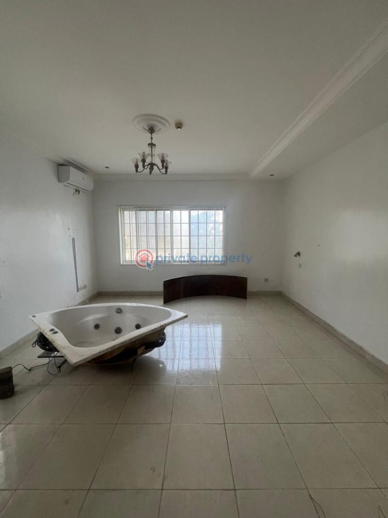 3 bedroom Shared Apartment For Rent Banana Island Ikoyi Lagos - 9