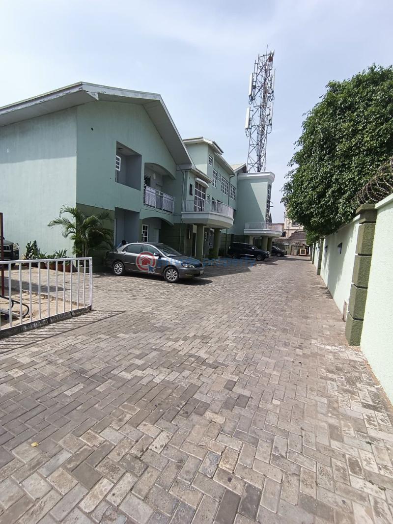Well maintained 3 bedroom apartment with bq - 1 3 bedroom Block Of Flats For Rent Ikoyi Lagos - 1