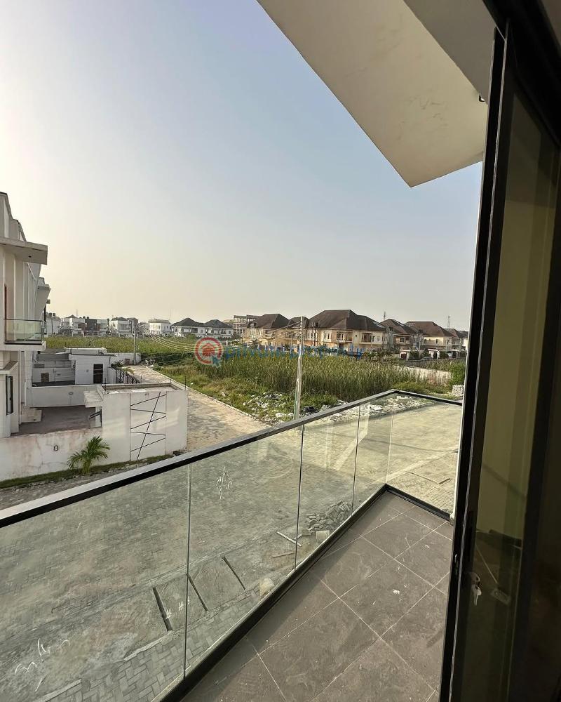 3 bedroom Block Of Flats For Rent Ologolo, Lekki Ologolo Lekki Lagos - 1