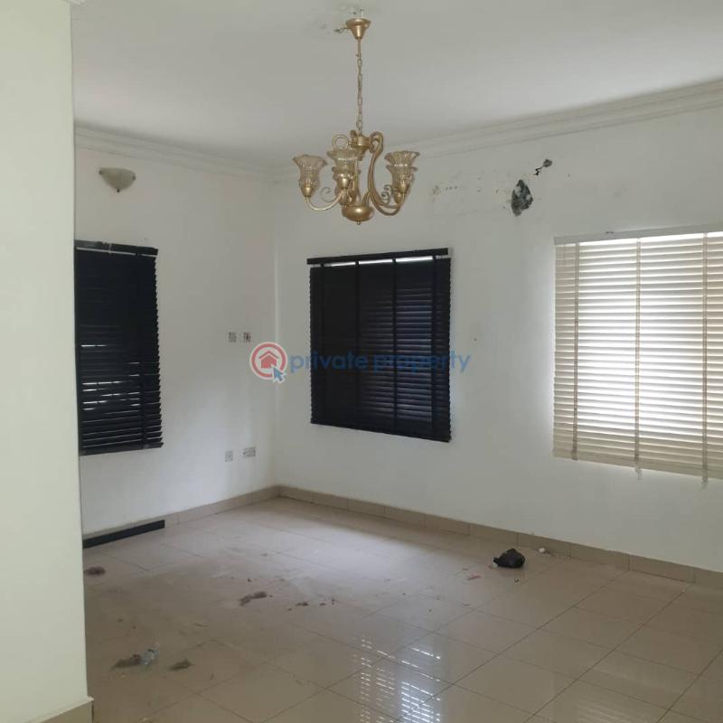 3 bedroom Flat & Apartment For Rent In A Close Ologolo Lekki Lagos - 4