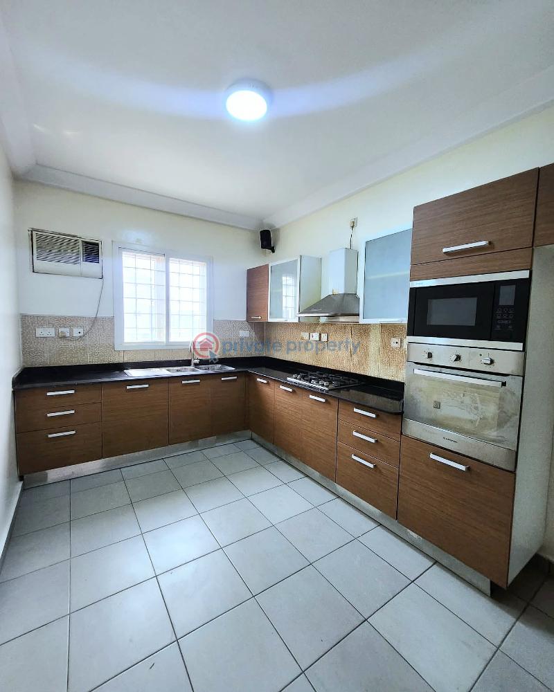 Well maintained 3 bedroom house - 2 3 bedroom Townhouse For Rent Lekki Phase 1 Lagos - 2