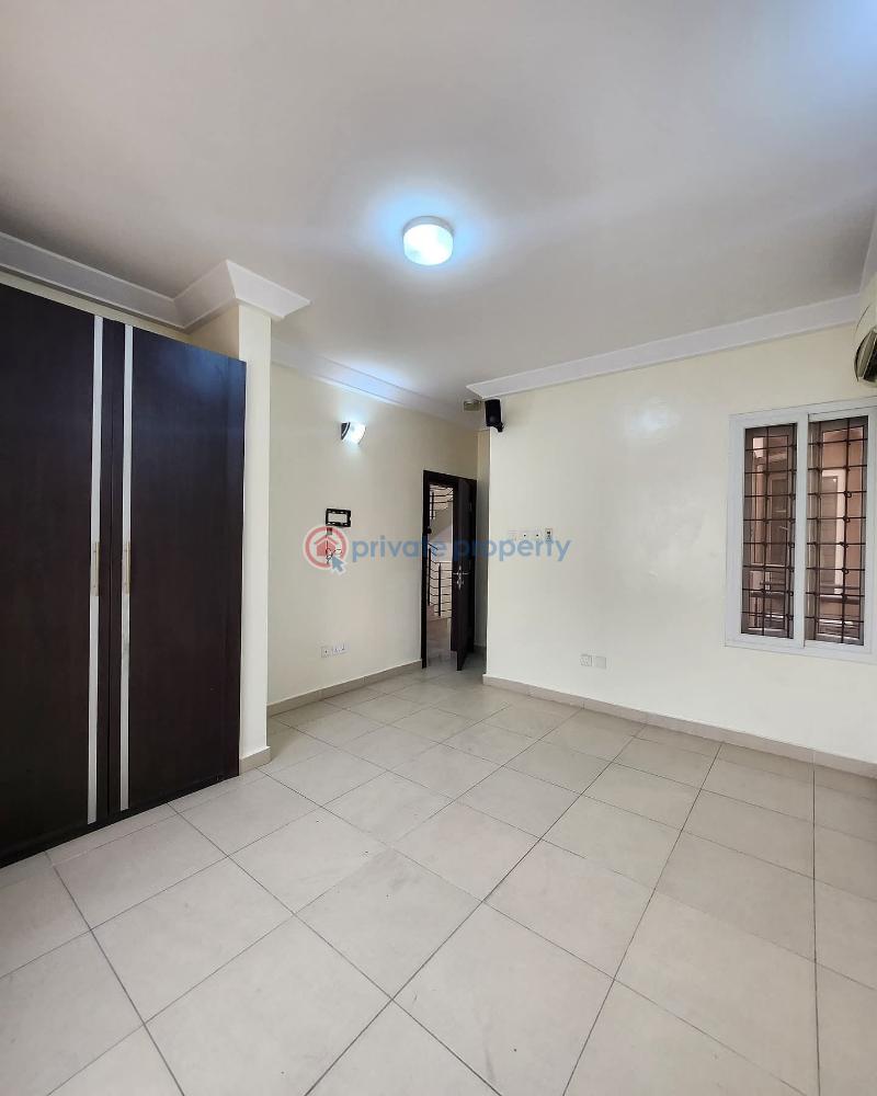 Well maintained 3 bedroom house - 6 3 bedroom Townhouse For Rent Lekki Phase 1 Lagos - 6