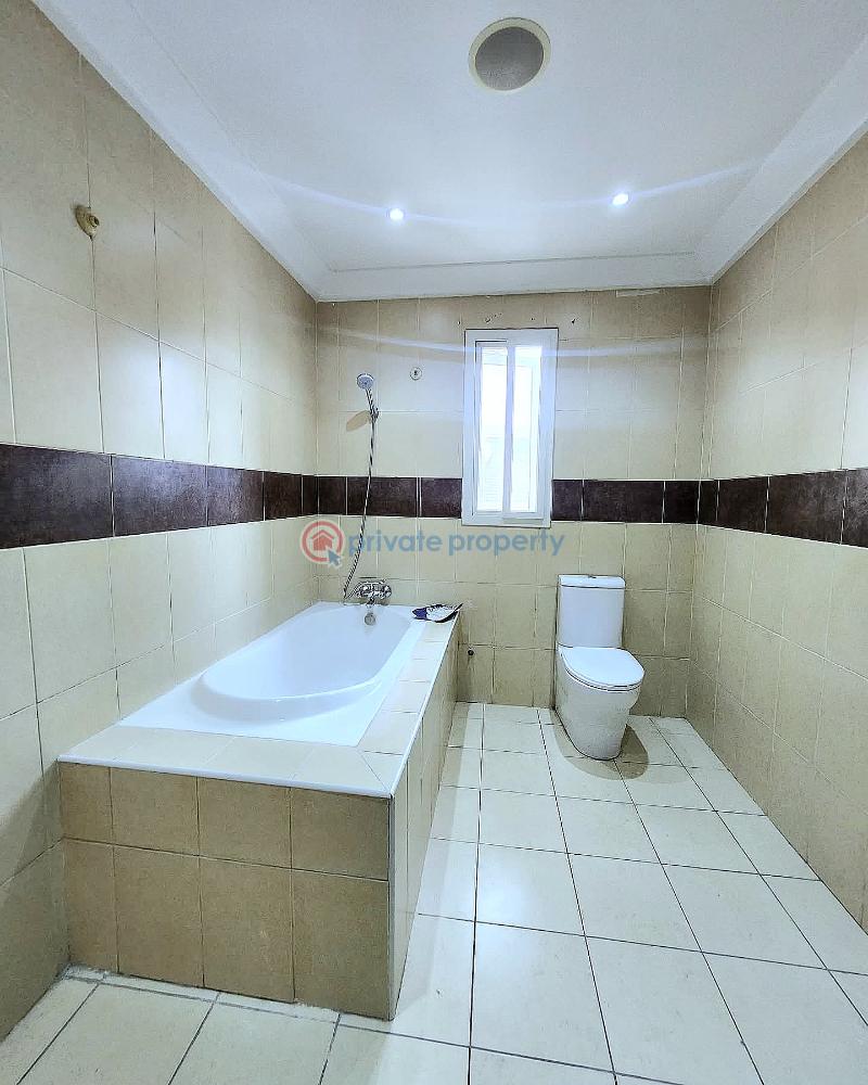 Well maintained 3 bedroom house - 14 3 bedroom Townhouse For Rent Lekki Phase 1 Lagos - 14