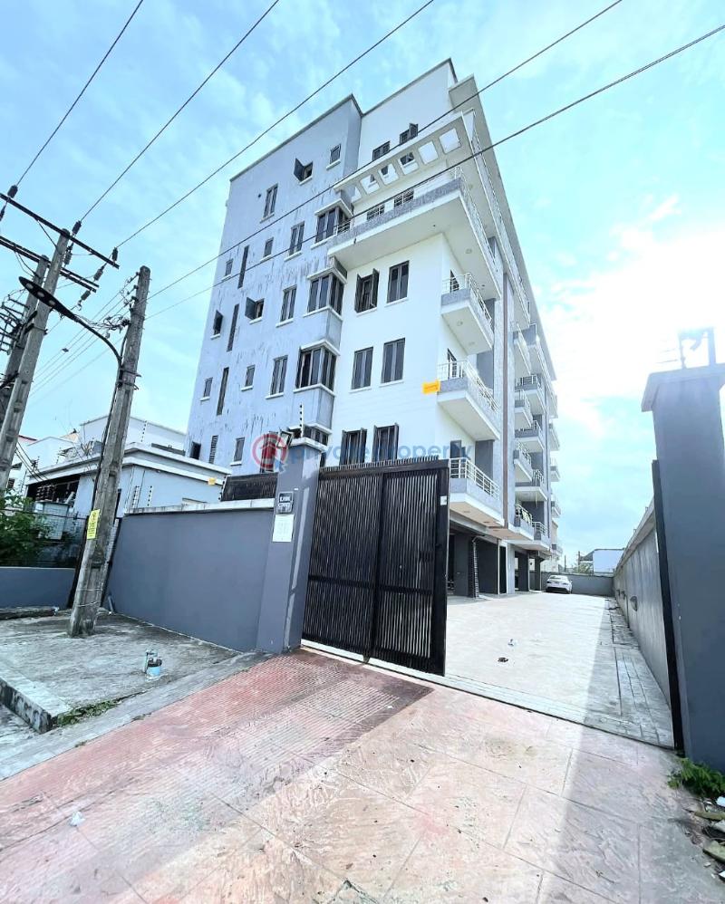 Well, maintained 3 bedroom serviced apartment for sale - 0 3 bedroom Flat & Apartment For Sale Chevron Drive Lekki Lagos - 0