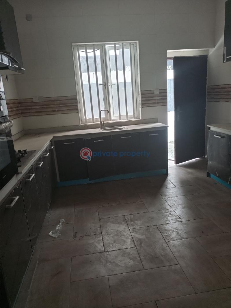 3 bedroom Block Of Flats For Sale Secured Estate Idado Lekki Lagos - 13