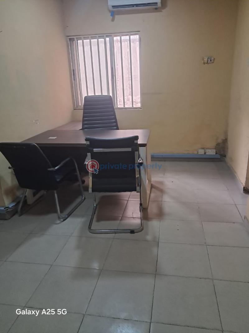 3 bedroom Bungalow For Rent Ikeja GRA Lagos - 2