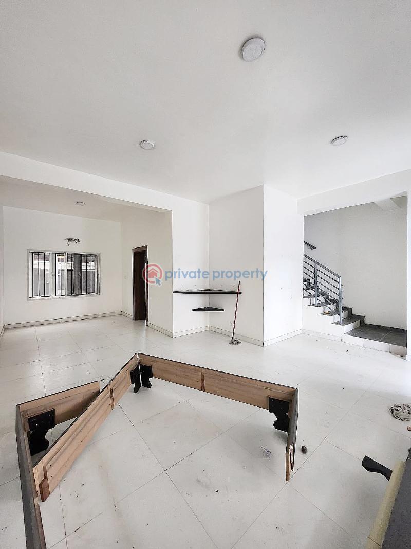 Well maintained 4 bedroom - 1 4 bedroom Terraced Duplex For Rent Lekki Phase 1 Lagos - 1
