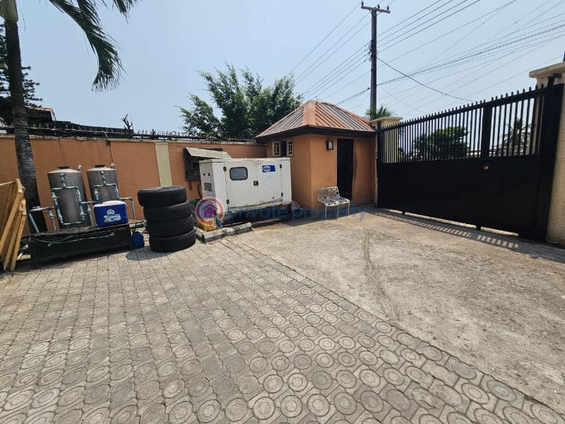 4 bedroom Office For Sale Directly Off Admiralty Way Lekki Phase 1 Lagos - 3