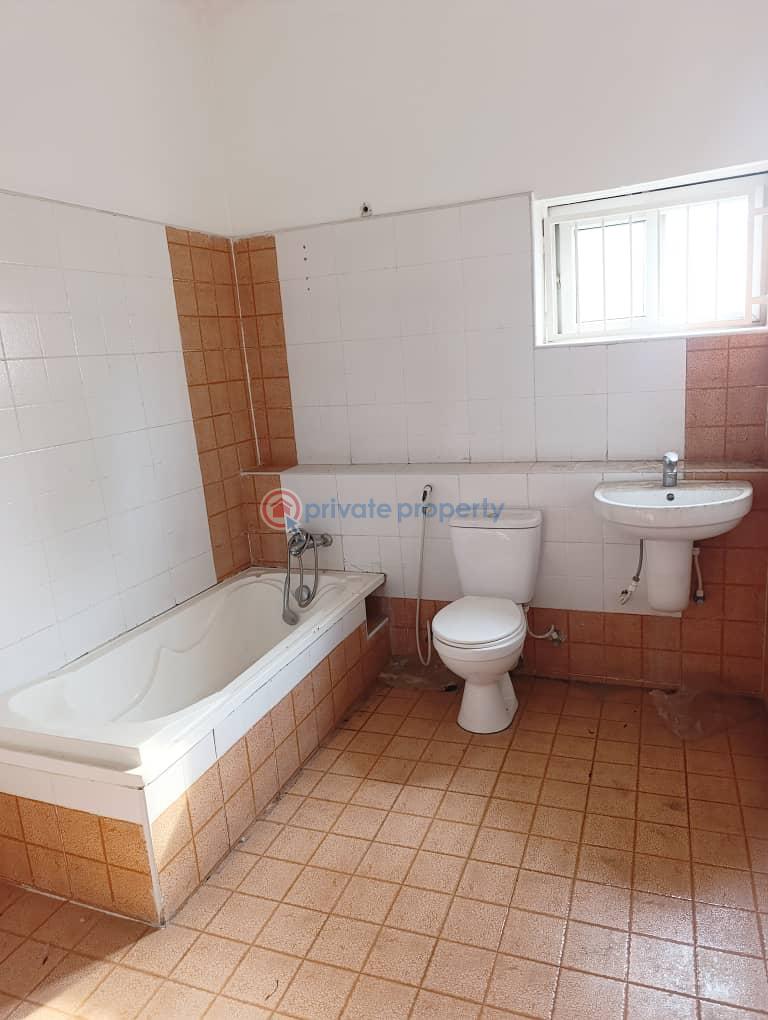 Well maintained 4-bedroom semi detached duplex - 4 4 bedroom Semi detached Duplex For Rent Lekki Phase 1 Lagos - 4