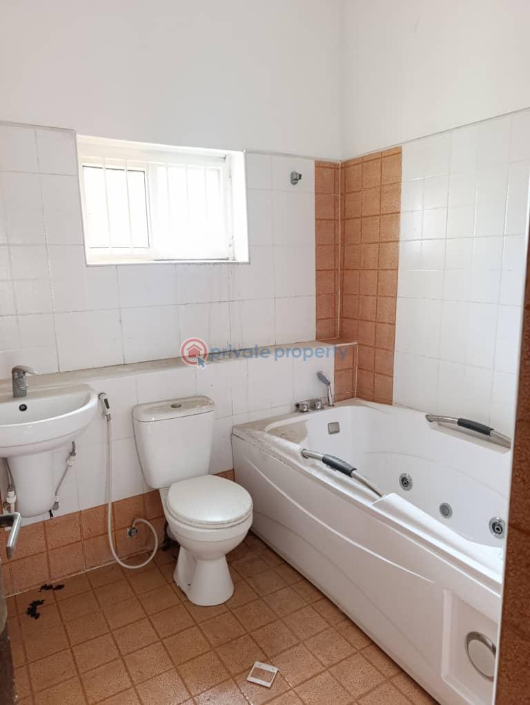 Well maintained 4-bedroom semi detached duplex - 7 4 bedroom Semi detached Duplex For Rent Lekki Phase 1 Lagos - 7