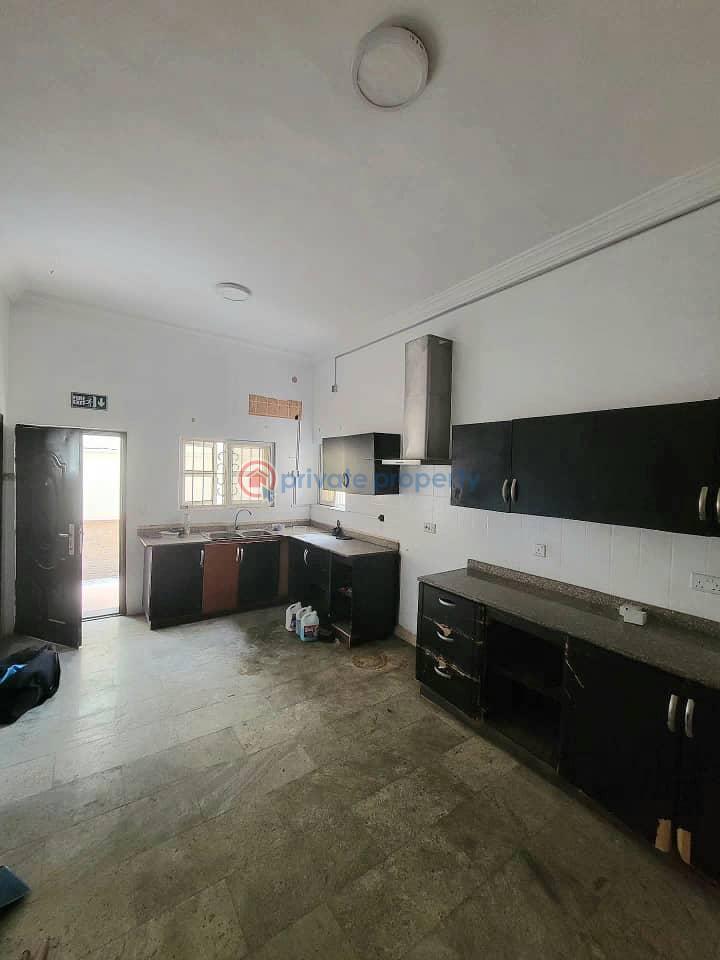Well maintained 4-bedroom semi detached duplex - 14 4 bedroom Semi detached Duplex For Rent Lekki Phase 1 Lagos - 14