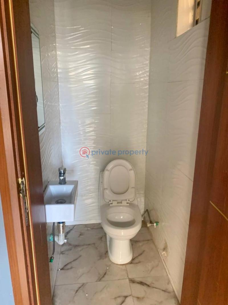 Well maintained 4 bedroom semi detached duplex in chevron, lekki - 3 4 bedroom Semi detached Duplex For Sale Chevron Alternative Route Chevron Drive Lekki Lagos - 3