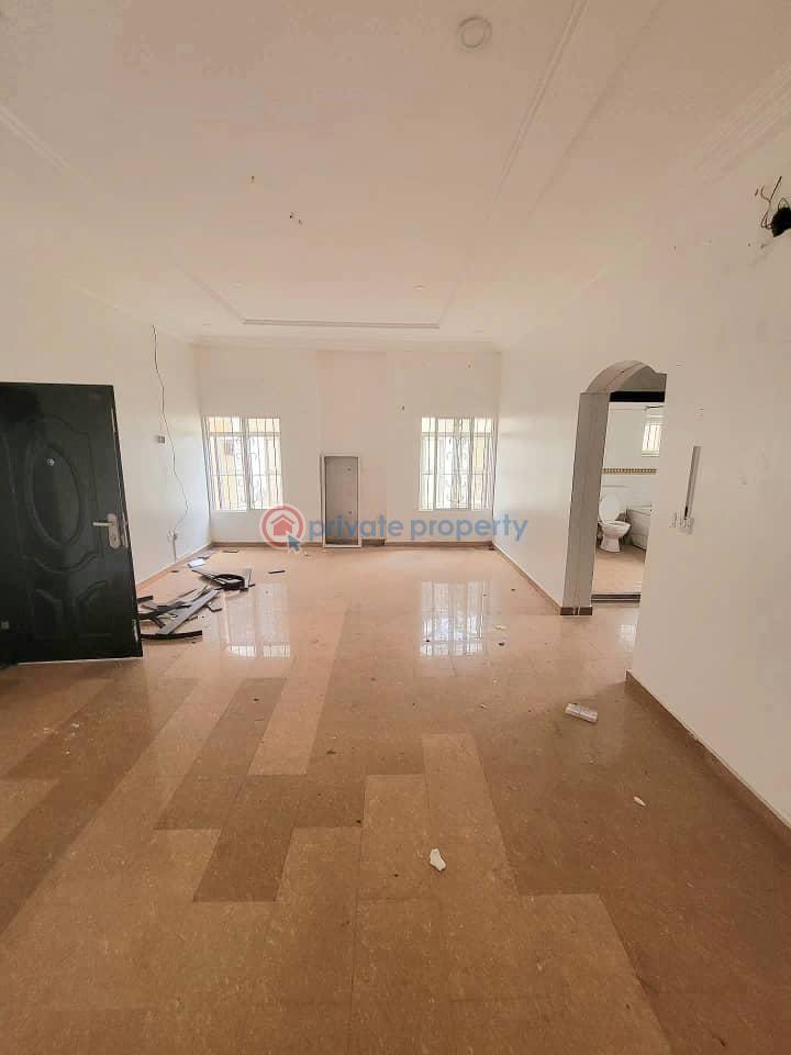 Well maintained 4-bedroom semi detached duplex - 15 4 bedroom Semi detached Duplex For Rent Lekki Phase 1 Lagos - 15