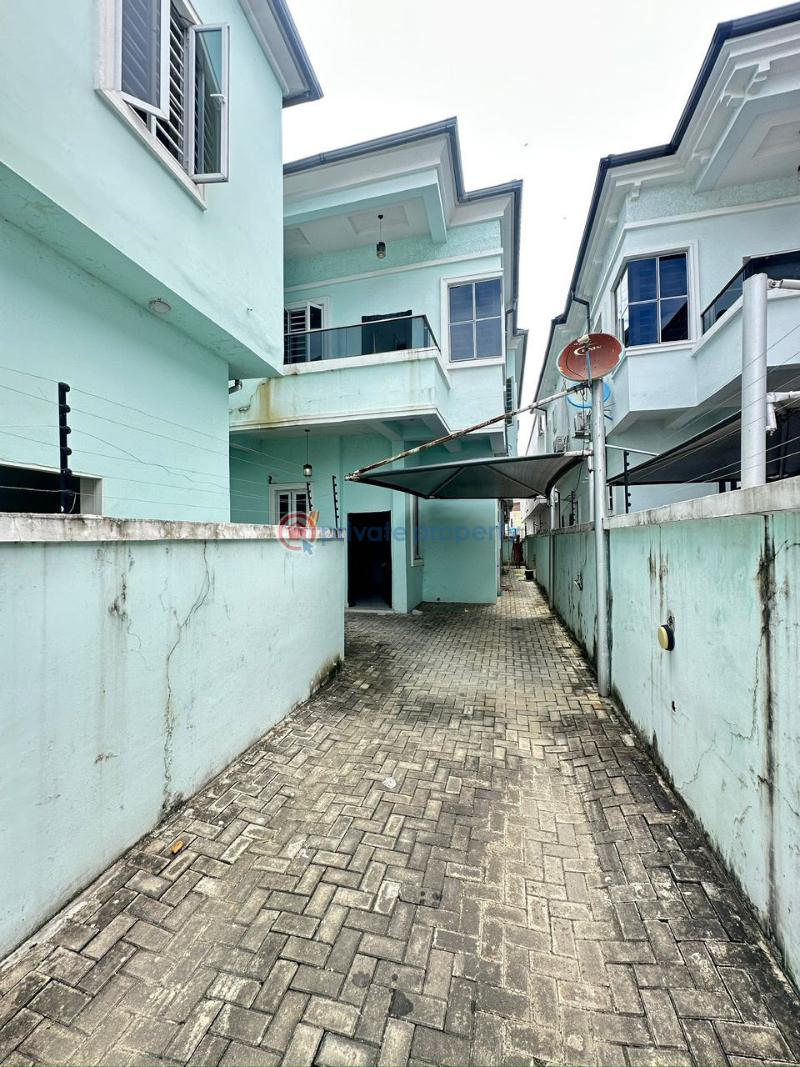 4 bedroom Semi detached Duplex For Sale Chevron Drive Lekki Lagos - 0