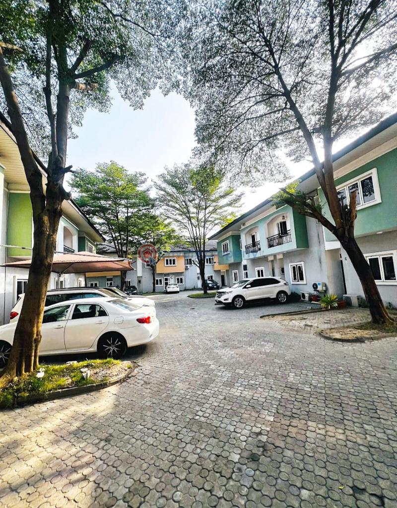 Well maintained 4 bedrooms town house - 2 4 bedroom Terraced Duplex For Sale Osapa London Lekki Lagos - 2