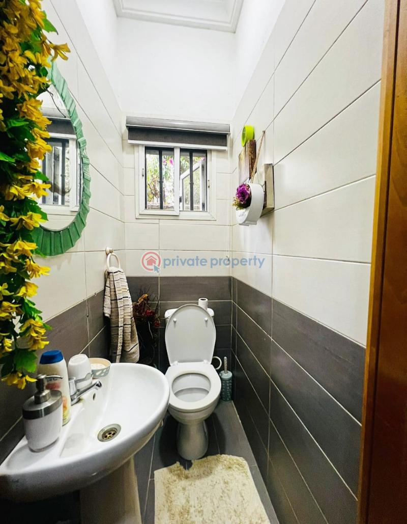Well maintained 4 bedrooms town house - 12 4 bedroom Terraced Duplex For Sale Osapa London Lekki Lagos - 12