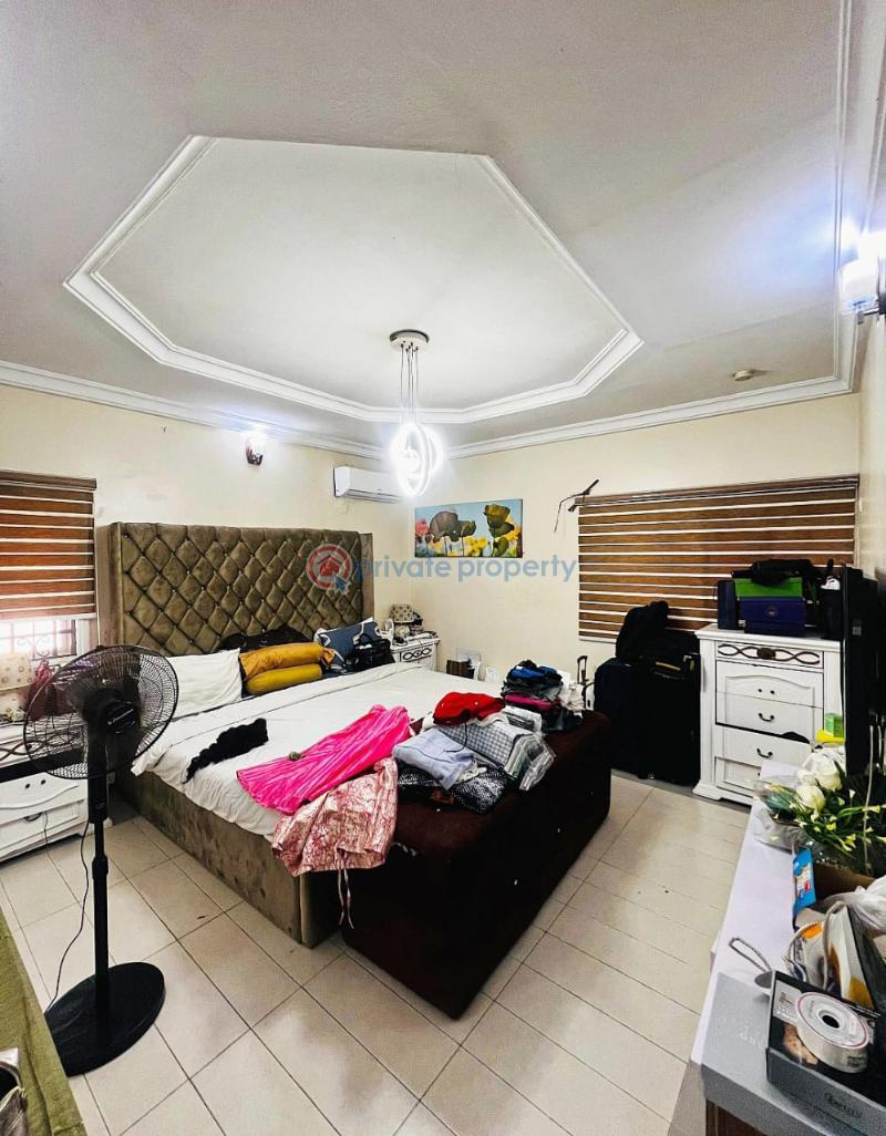 Well maintained 4 bedrooms town house - 9 4 bedroom Terraced Duplex For Sale Osapa London Lekki Lagos - 9