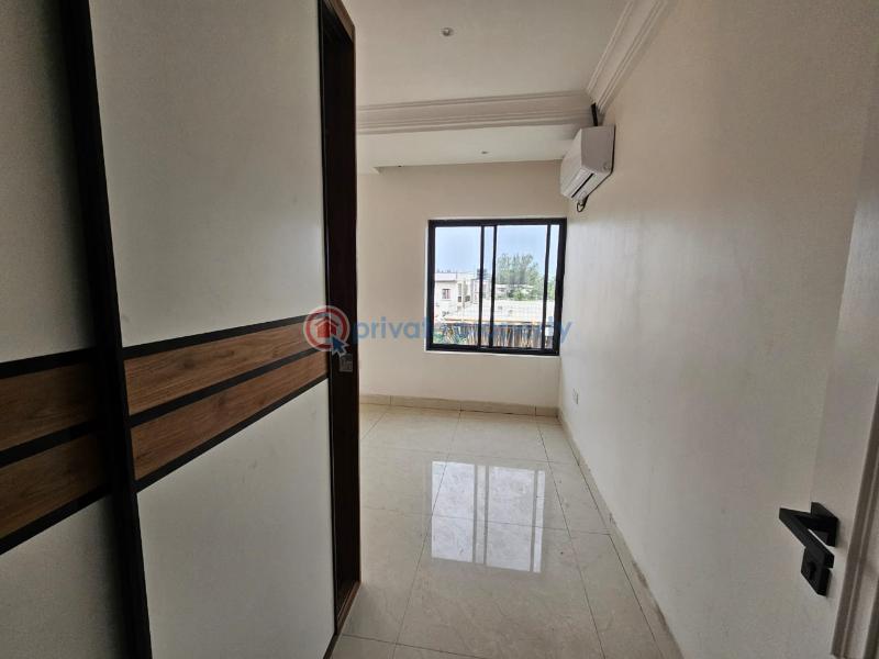 Well maintained 5 bedroom semi detached duplex with bq - 24 5 bedroom Semi detached Duplex For Sale Parkview Estate Ikoyi Lagos - 24