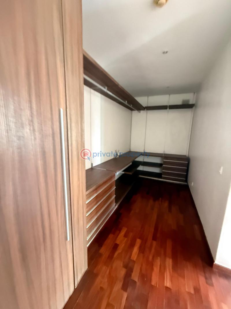 Well maintained & spacious 4 bedroom apartment on 9th floor - 9 4 bedroom Shared Apartment For Rent Old Ikoyi Lagos - 9