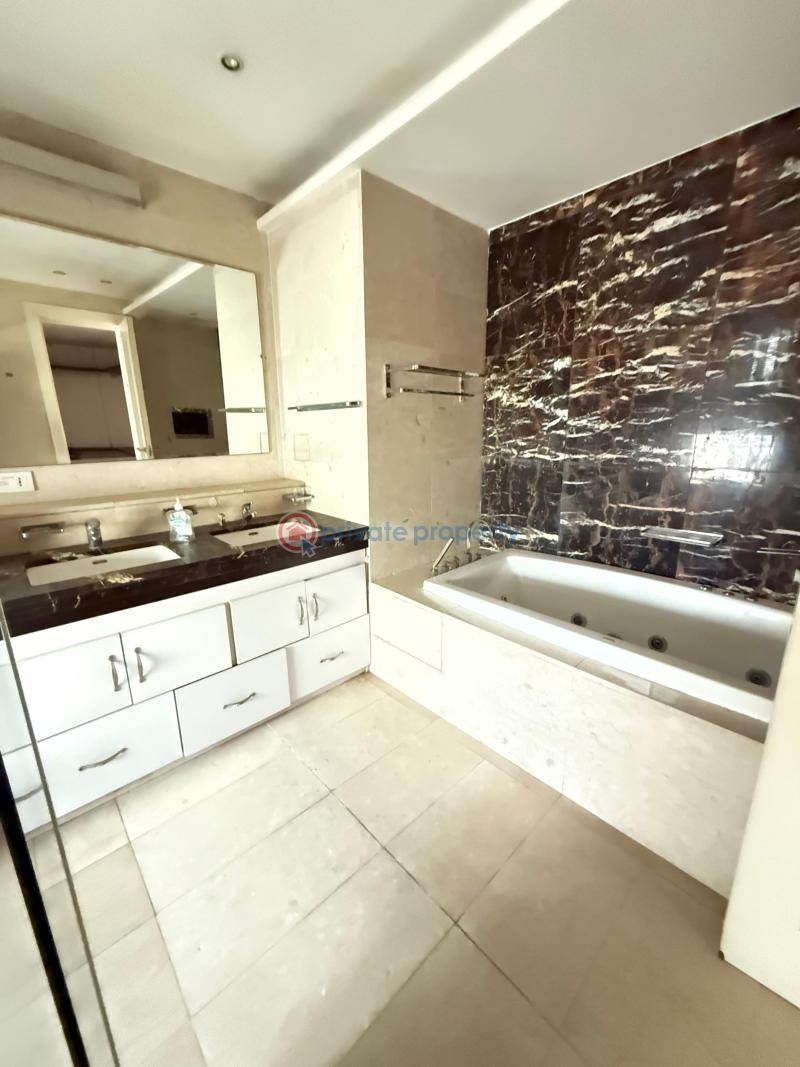 Well maintained & spacious 4 bedroom apartment on 9th floor - 10 4 bedroom Shared Apartment For Rent Old Ikoyi Lagos - 10