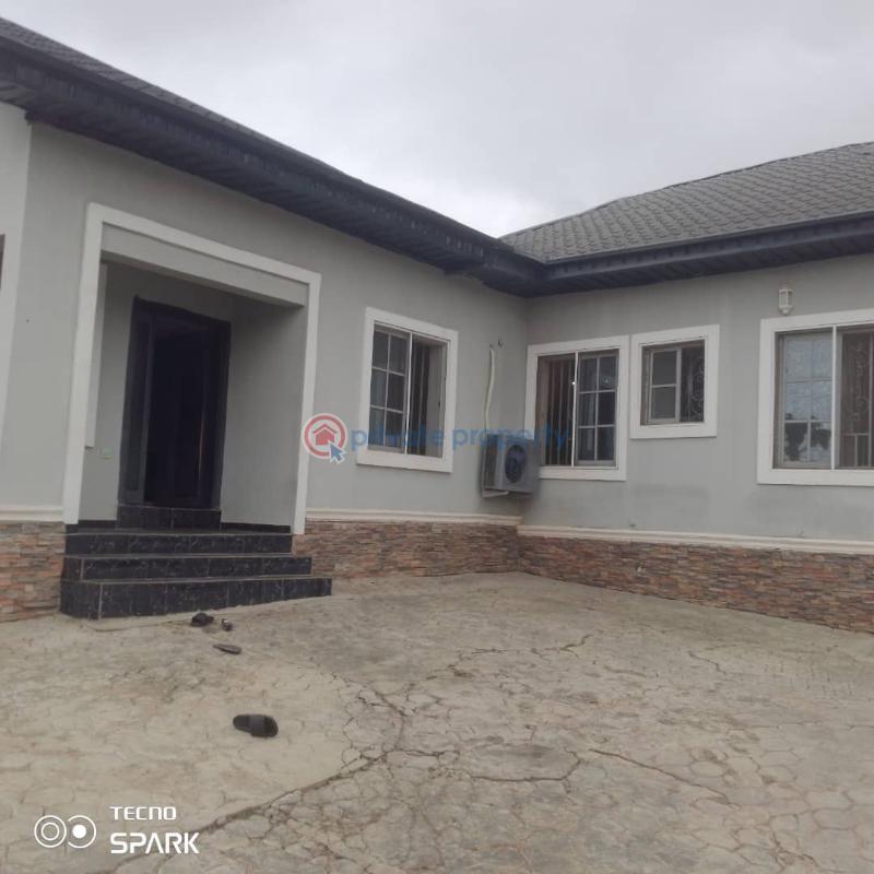 3 bedroom Bungalow For Sale Johnson Awe Oluyole Ibadan Oyo - 0