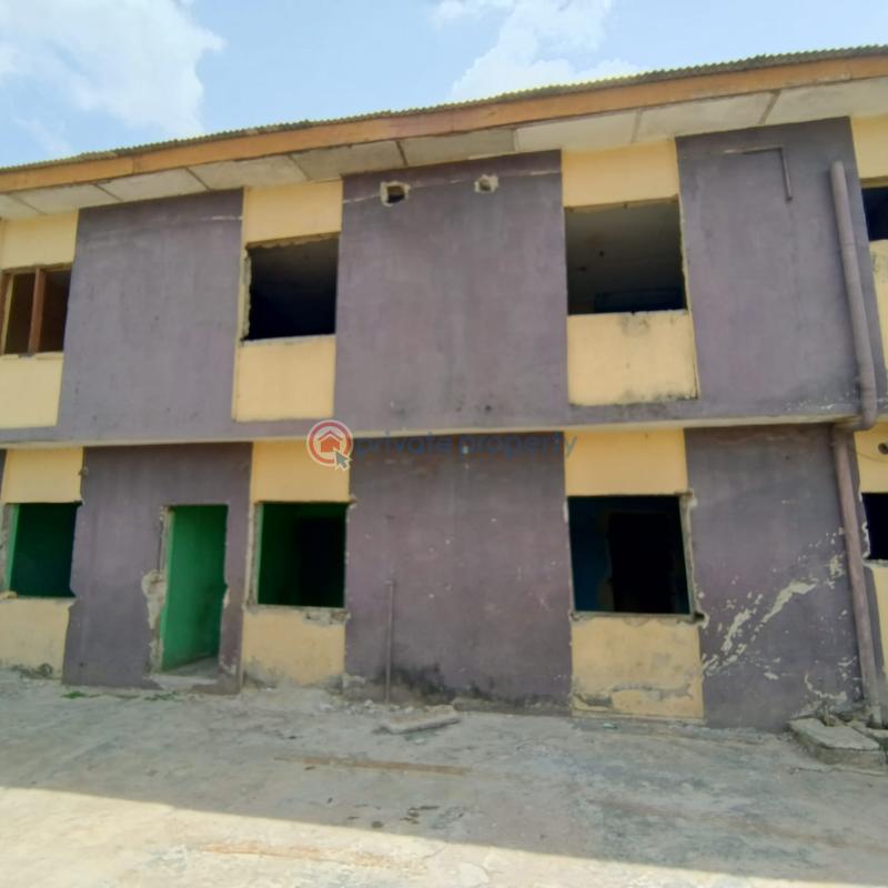 7 bedroom Townhouse For Sale Ikotun Ikotun/Igando Lagos - 4