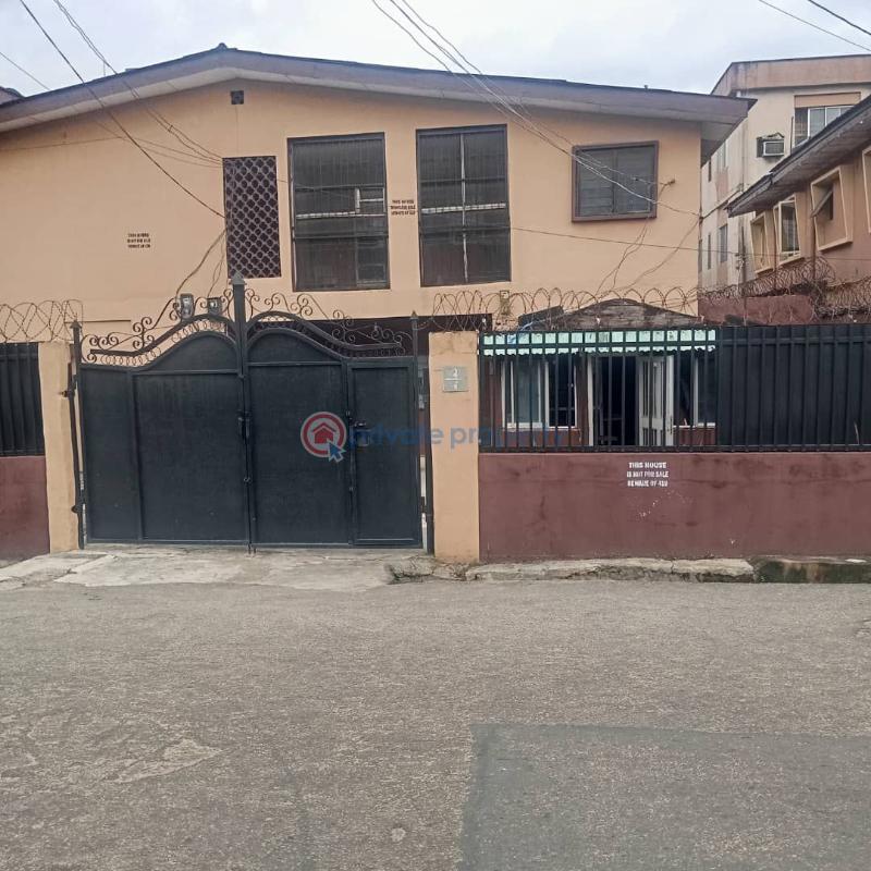 3 bedroom Block Of Flats For Sale Surulere Lagos