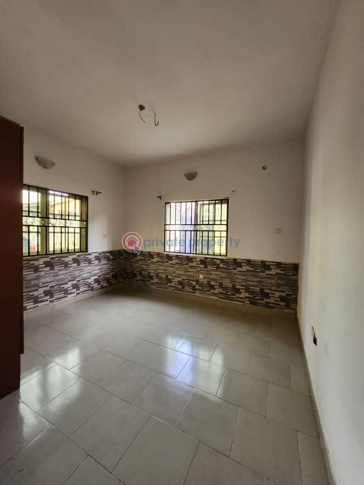 Well maintained, self service 3 bedroom apartment - 2 3 bedroom Flat & Apartment For Sale Lekki Phase 1 Lagos - 2